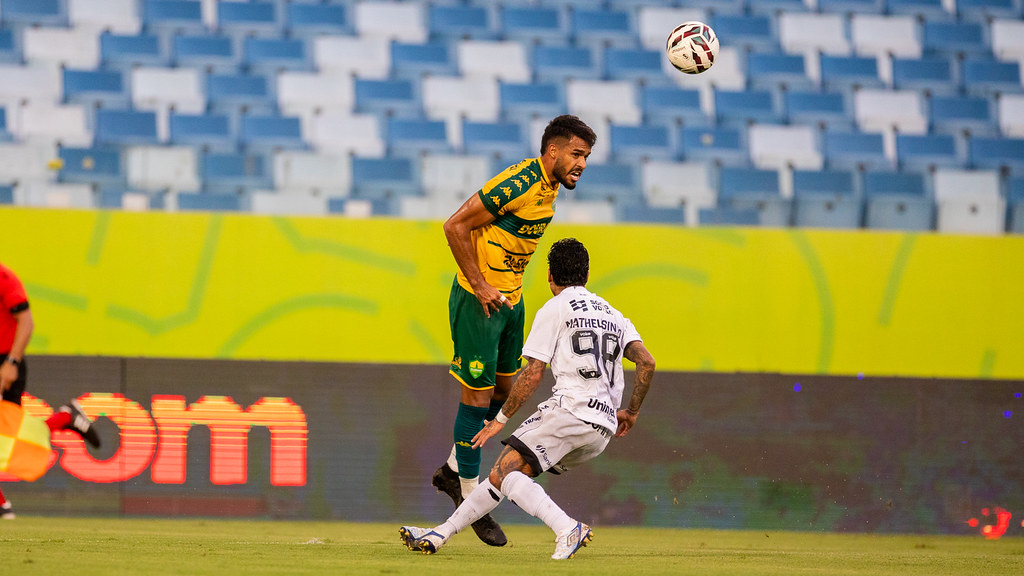 Cuiabá perde dois pênaltis e é derrotado pelo Ceará na Arena