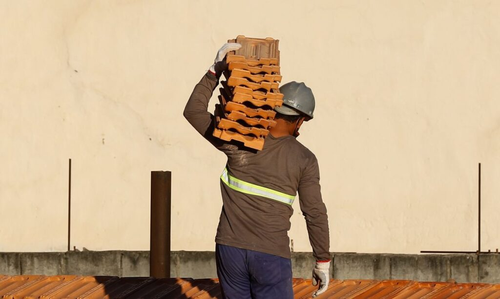 Cuiabá e Sinop lideram geração de empregos em Mato Grosso no